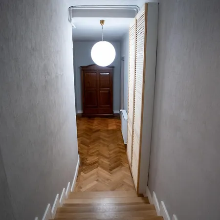 Barrique 20 - Breakfast Delivered & Minibar - Old Town Apartamento Braşov