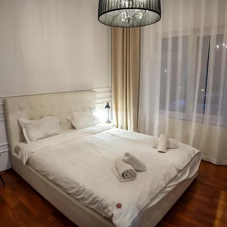 Barrique 20 - Breakfast Delivered & Minibar - Old Town *