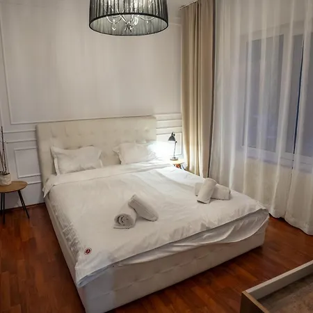 Apartamento Barrique 20 - Breakfast Delivered & Minibar - Old Town Braşov