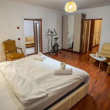 Barrique 20 - Breakfast Delivered & Minibar - Old Town Braşov