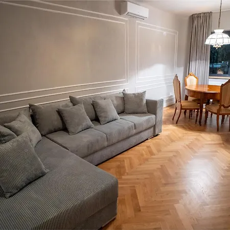 Barrique 20 - Breakfast Delivered & Minibar - Old Town *