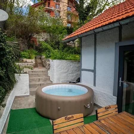 Barrique 20 - Breakfast Delivered & Minibar - Old Town *